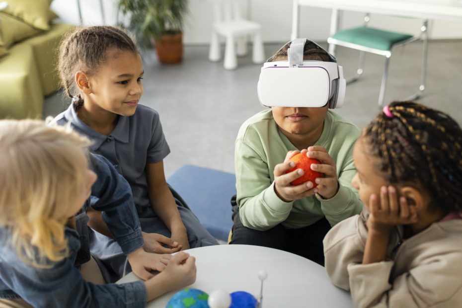 Die Vorteile von Simulationsspielen und der Virtual Reality für die Entwicklung der Kinder